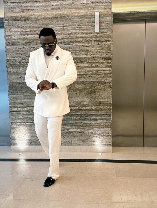 — White dapper DB suit - - Image 3