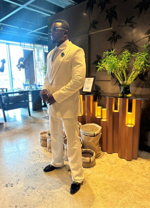— White dapper DB suit - - Image 4