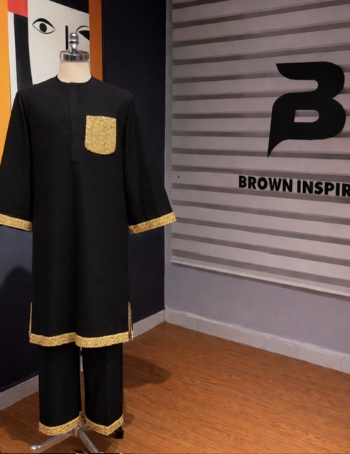 Black & Gold Regal Set - Image 2