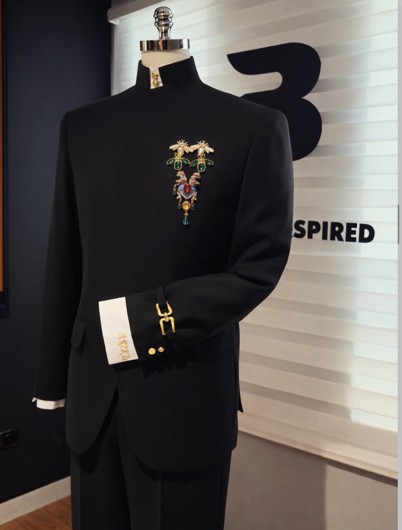 — Grandeur black suit —