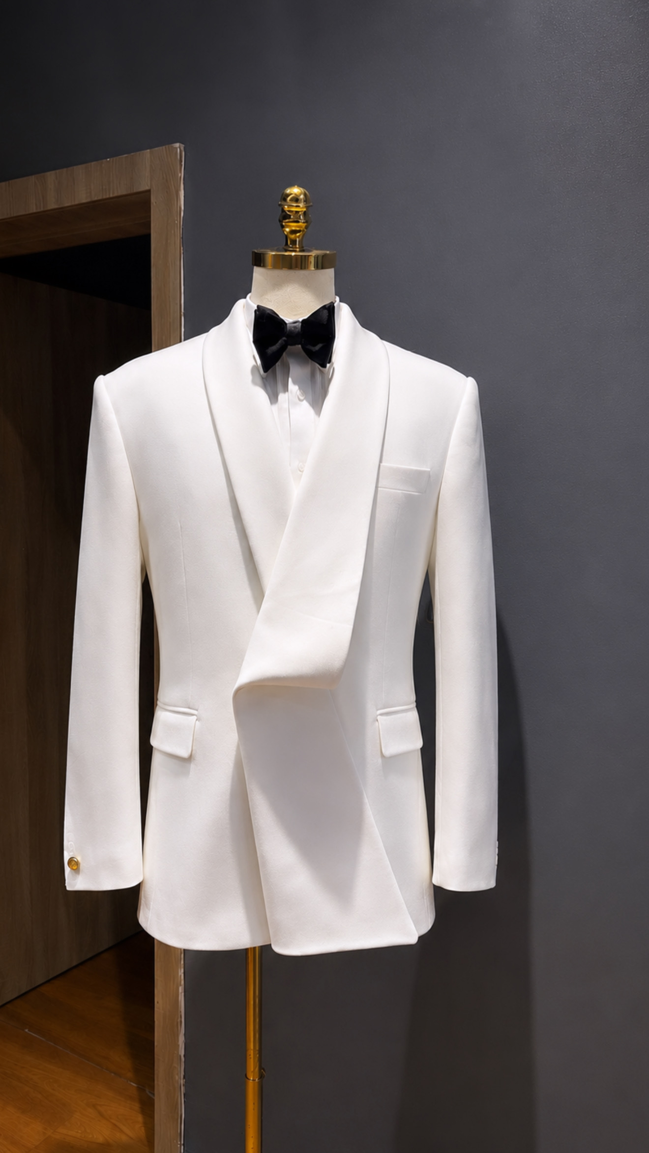 — The sovereign white Drape — - Image 2